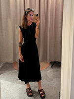 Lade das Bild in den Galerie-Viewer, ECOVERSO KLEID - DEHA