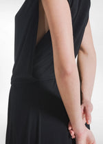 Lade das Bild in den Galerie-Viewer, ECOVERSO KLEID - DEHA