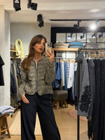 Lade das Bild in den Galerie-Viewer, BOUCLÉJACKE JOANN - MASAI - GRETA & Rosa