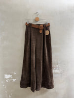 Lade das Bild in den Galerie-Viewer, CORDHOSE "VELVET WIDE" - GRETA & Rosa