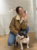 Lade das Bild in den Galerie-Viewer, Cropped Shearling Jacket – Camel - GRETA & Rosa