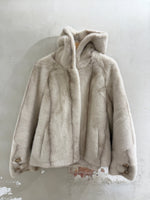 Lade das Bild in den Galerie-Viewer, FAKE FUR JACKE "IVORY LUXE" - GRETA & Rosa
