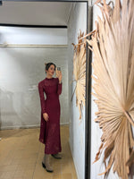 Lade das Bild in den Galerie-Viewer, LANGES KLEID MIT SPITZE - GRETA & Rosa