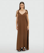 Lade das Bild in den Galerie-Viewer, MAXIKLEID MIT SCHLEIFENDETAIL CLARA - JOSH V - GRETA & Rosa