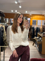 Lade das Bild in den Galerie-Viewer, SOFT KNIT MIT LOCHSTRICK DETAILS - JANE LUSHKA - GRETA & Rosa