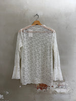 Lade das Bild in den Galerie-Viewer, SPITZENSHIRT MIT AUSGESTELLTEN ÄRMELN GOYA - GRETA & Rosa