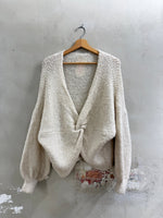 Lade das Bild in den Galerie-Viewer, STRICKPULLOVER "TWIST KNIT" - GRETA & Rosa