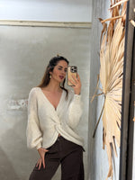 Lade das Bild in den Galerie-Viewer, STRICKPULLOVER "TWIST KNIT" - GRETA & Rosa