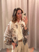 Lade das Bild in den Galerie-Viewer, BLOUSON JACKE JUNGLE PRINT - GRETA &amp; Rosa
