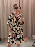 Lade das Bild in den Galerie-Viewer, CAPRI KLEID DOLCE VITA - GRETA &amp; Rosa
