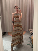 Lade das Bild in den Galerie-Viewer, CHEVRON MAXI PLISSEKLEID - GRETA &amp; Rosa

