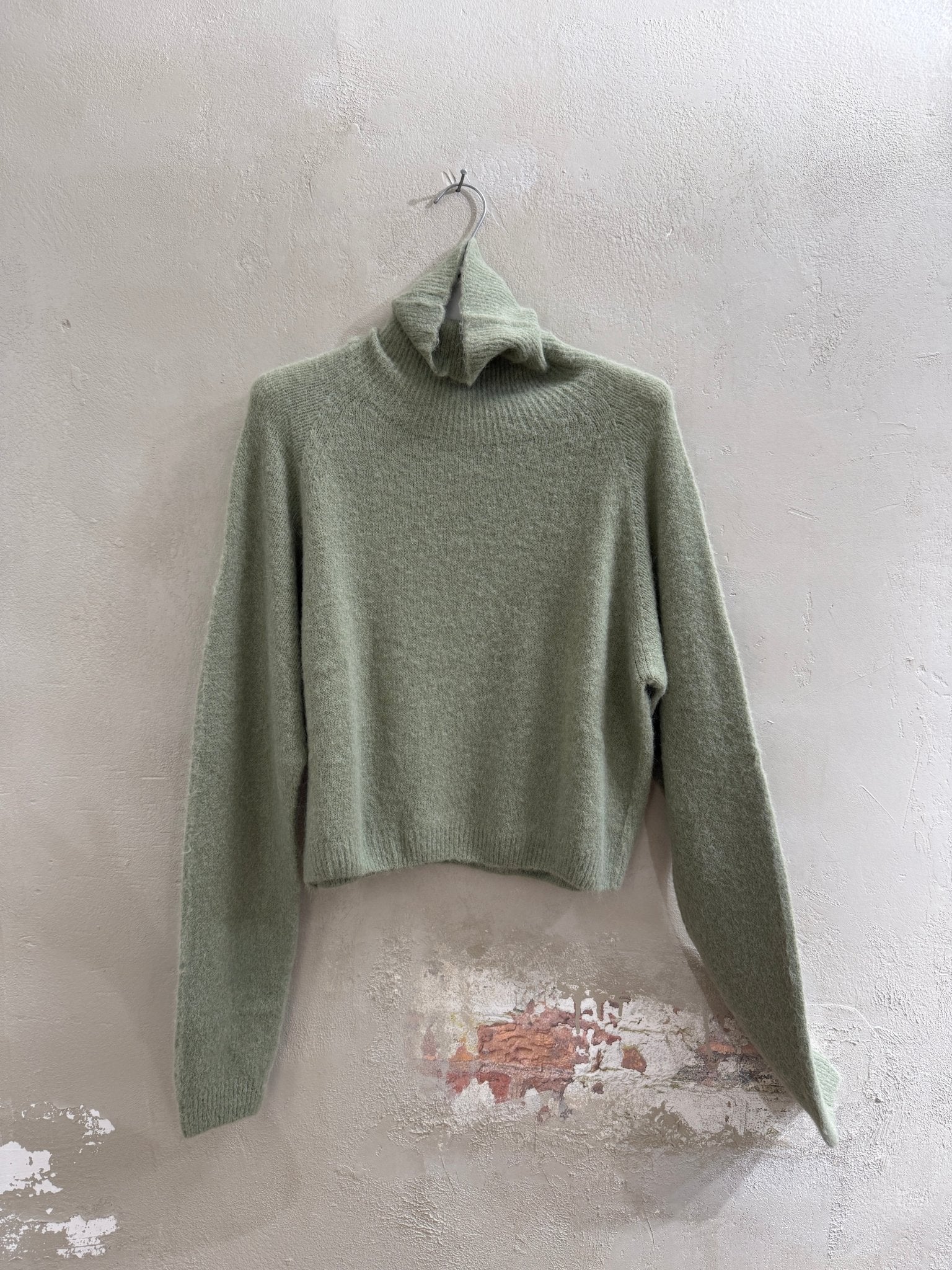 CROPPED STRICKPULLOVER MIT ROLLKRAGEN - GRETA & Rosa