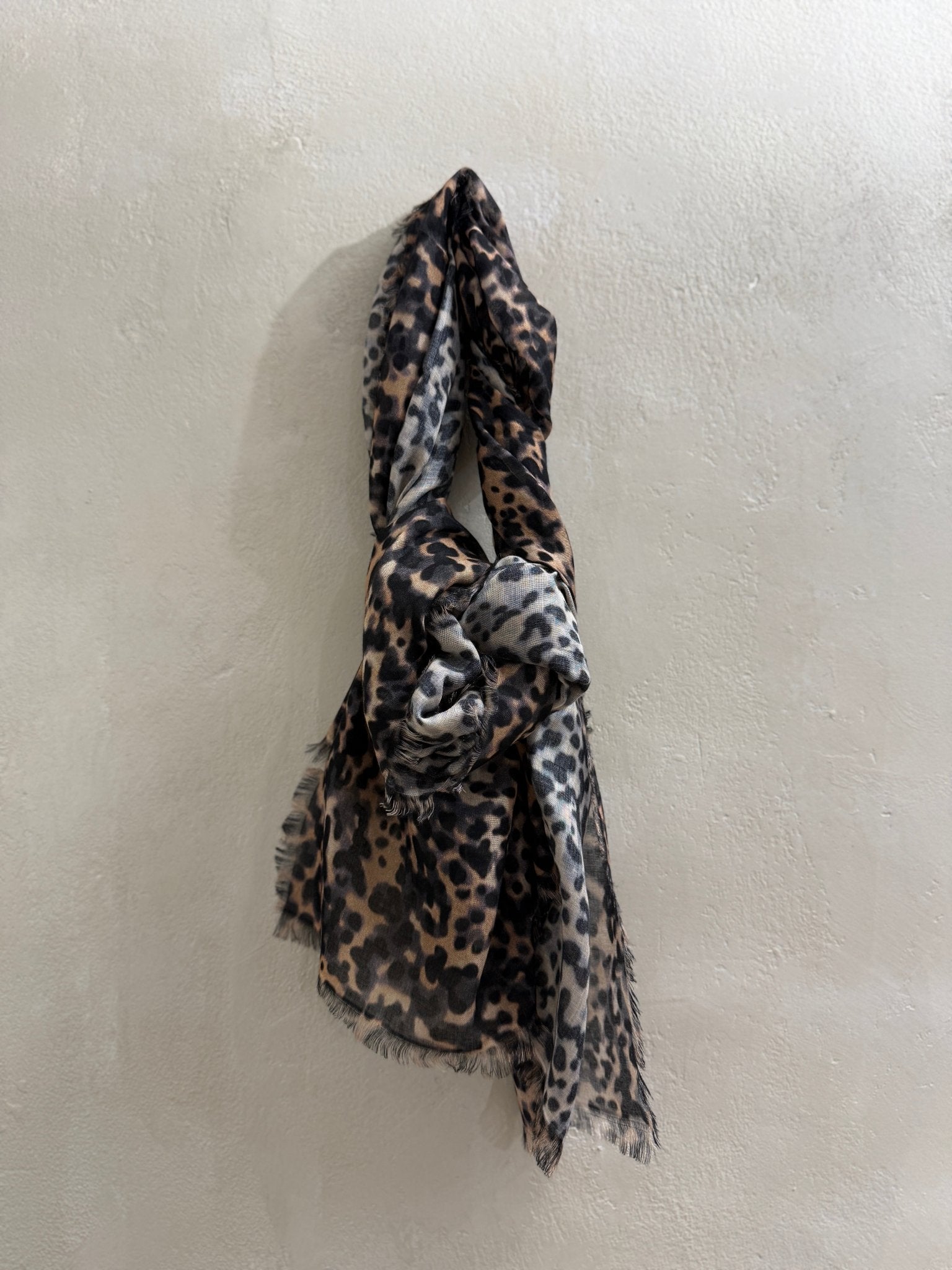 FEINER SCHAL AUS BAMBUS - GRETA & Rosa