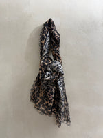 Lade das Bild in den Galerie-Viewer, FEINER SCHAL AUS BAMBUS - GRETA &amp; Rosa
