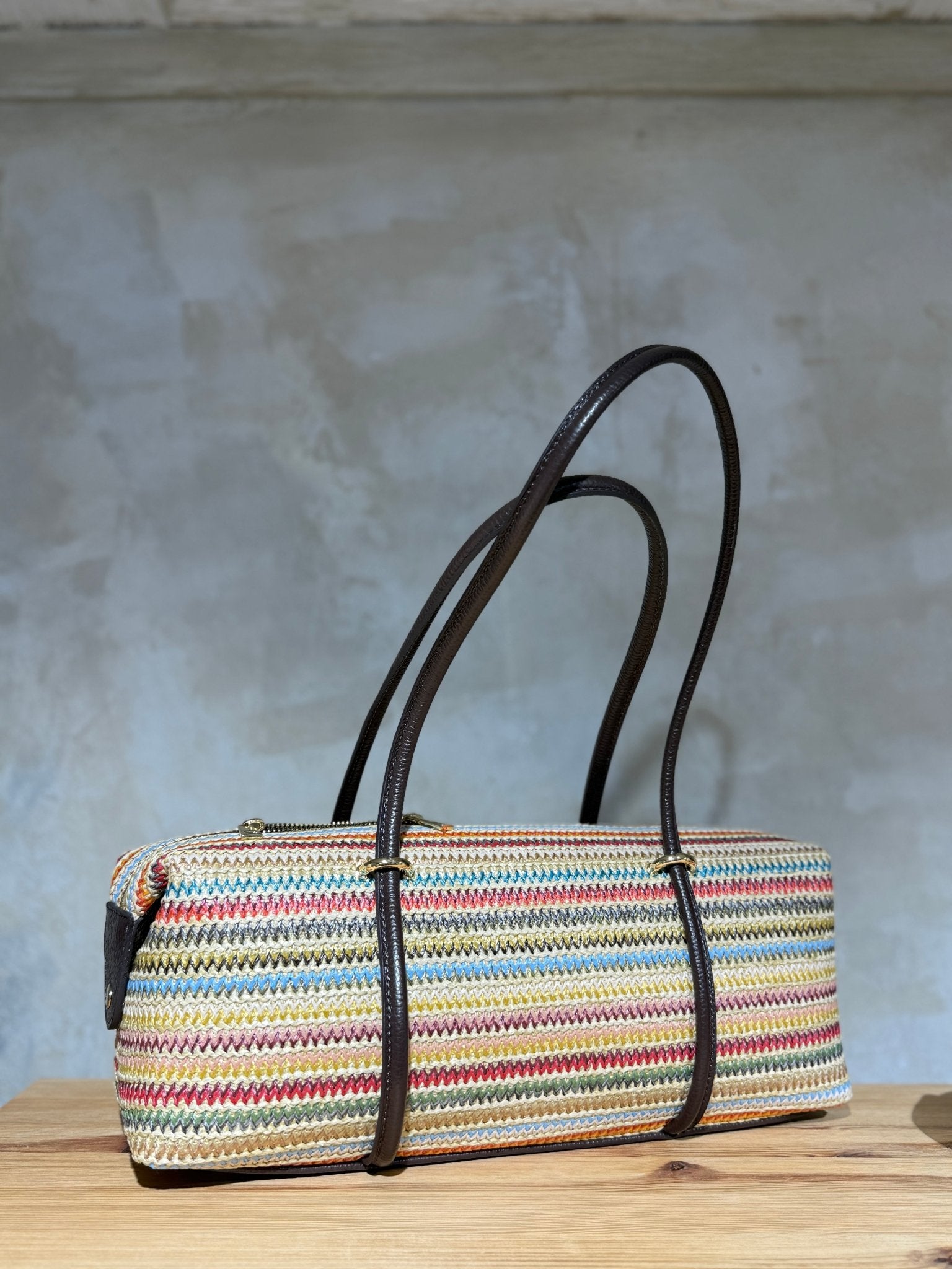 GEFLOCHTENE BAGUETTE TOTE MIT MULTICOLOR - DETAILS - GRETA & Rosa
