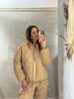Lade das Bild in den Galerie-Viewer, GESTEPPTE OVERSIZE JACKE - SENSES THE LABEL - GRETA &amp; Rosa
