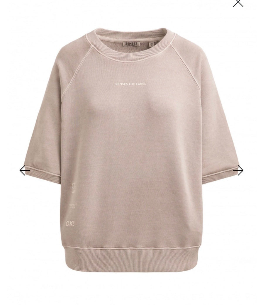 Kurzarm-Sweatshirt SE:LI mit Artwork toffee - GRETA & Rosa