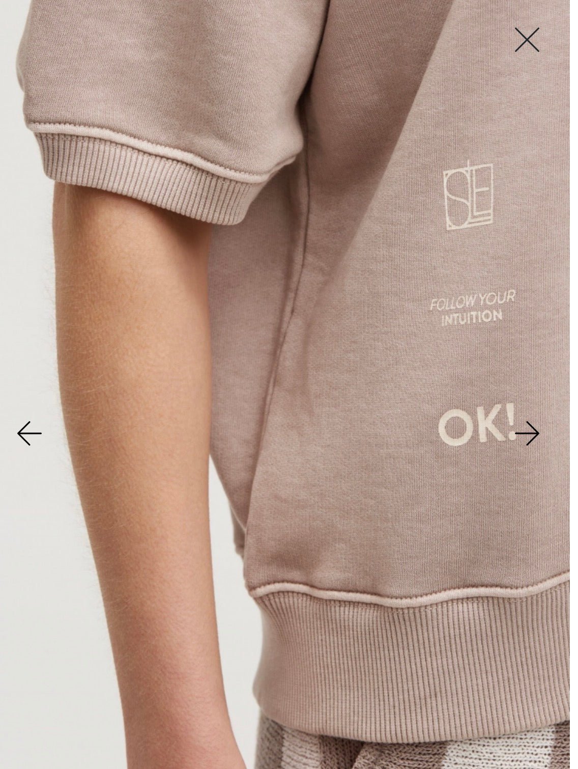 Kurzarm-Sweatshirt SE:LI mit Artwork toffee - GRETA & Rosa