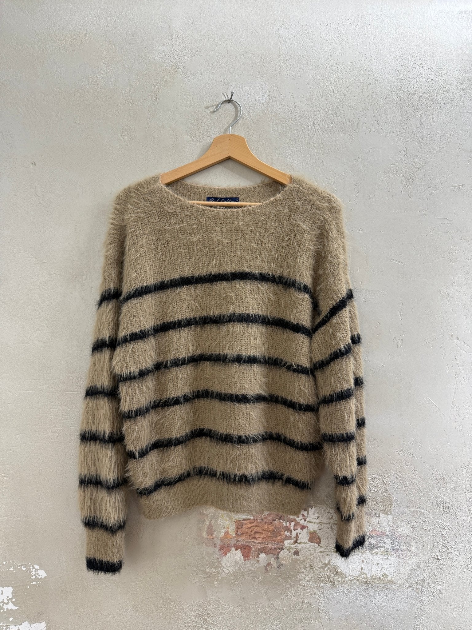 KUSCHELPULLI FUZZY - RED BUTTON - GRETA & Rosa