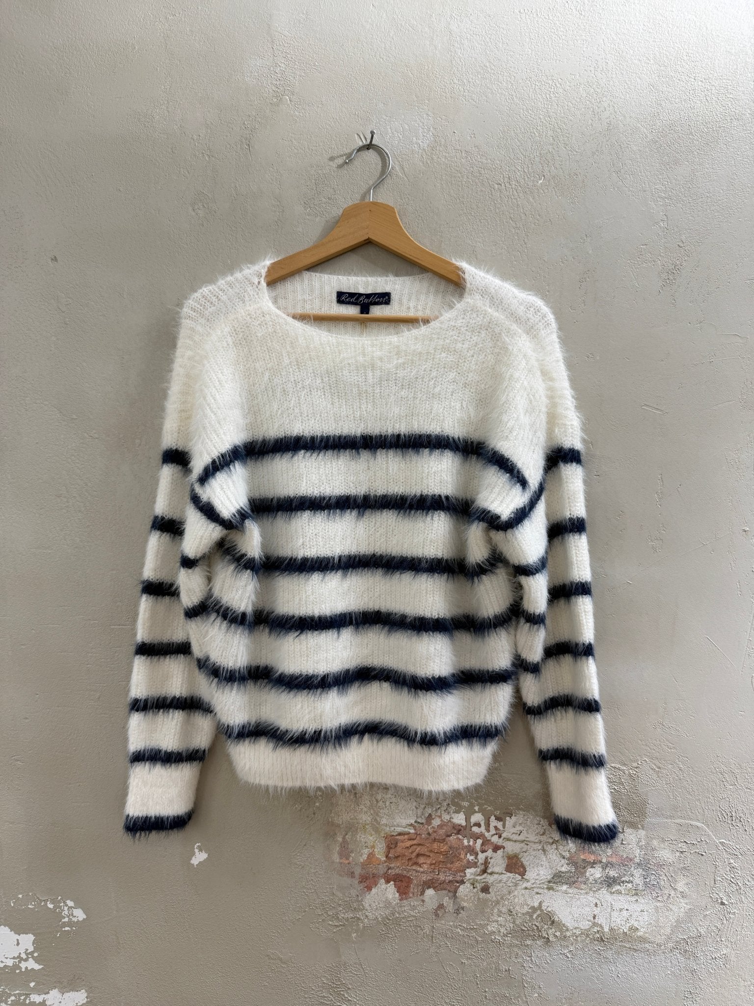 KUSCHELPULLI FUZZY - RED BUTTON - GRETA & Rosa