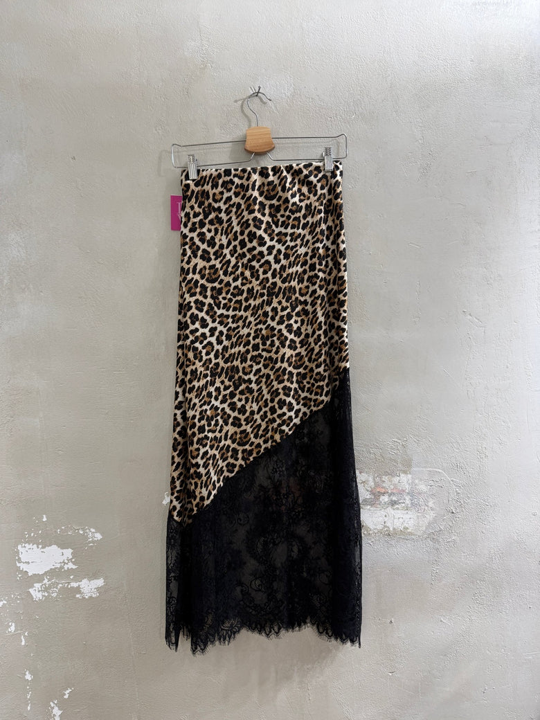 LEO - ROCK MIT SPITZENEINSATZ - GRETA & Rosa