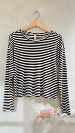 Lade das Bild in den Galerie-Viewer, Longsleeve Streifen - GRETA &amp; Rosa
