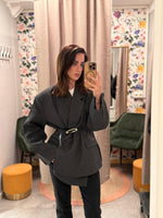 Lade das Bild in den Galerie-Viewer, MSVIVIANNE OVERSIZE BLAZER - DARK GREY - GRETA &amp; Rosa
