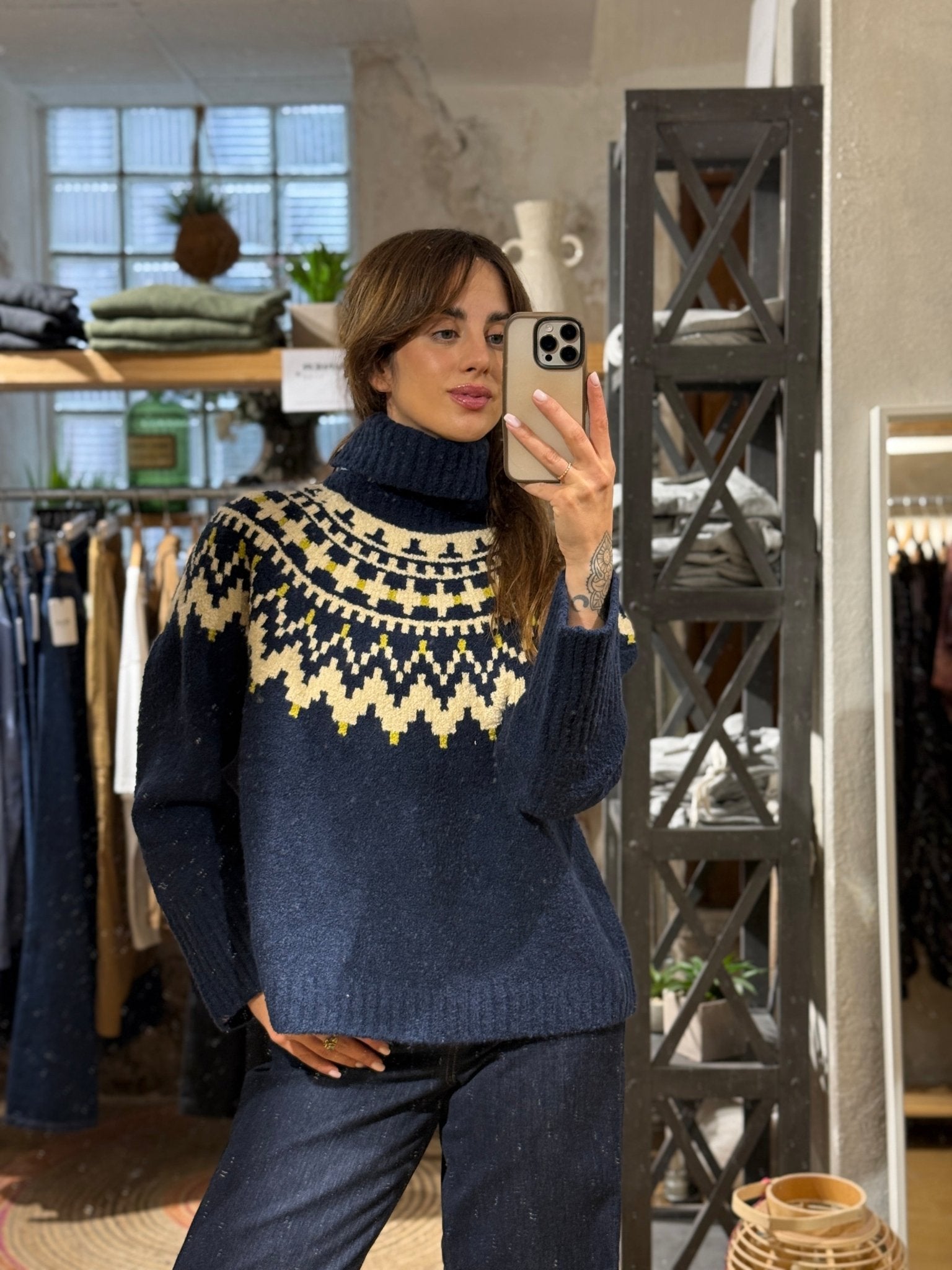NORWEGER PULLI FATIMA - MASAI - GRETA & Rosa