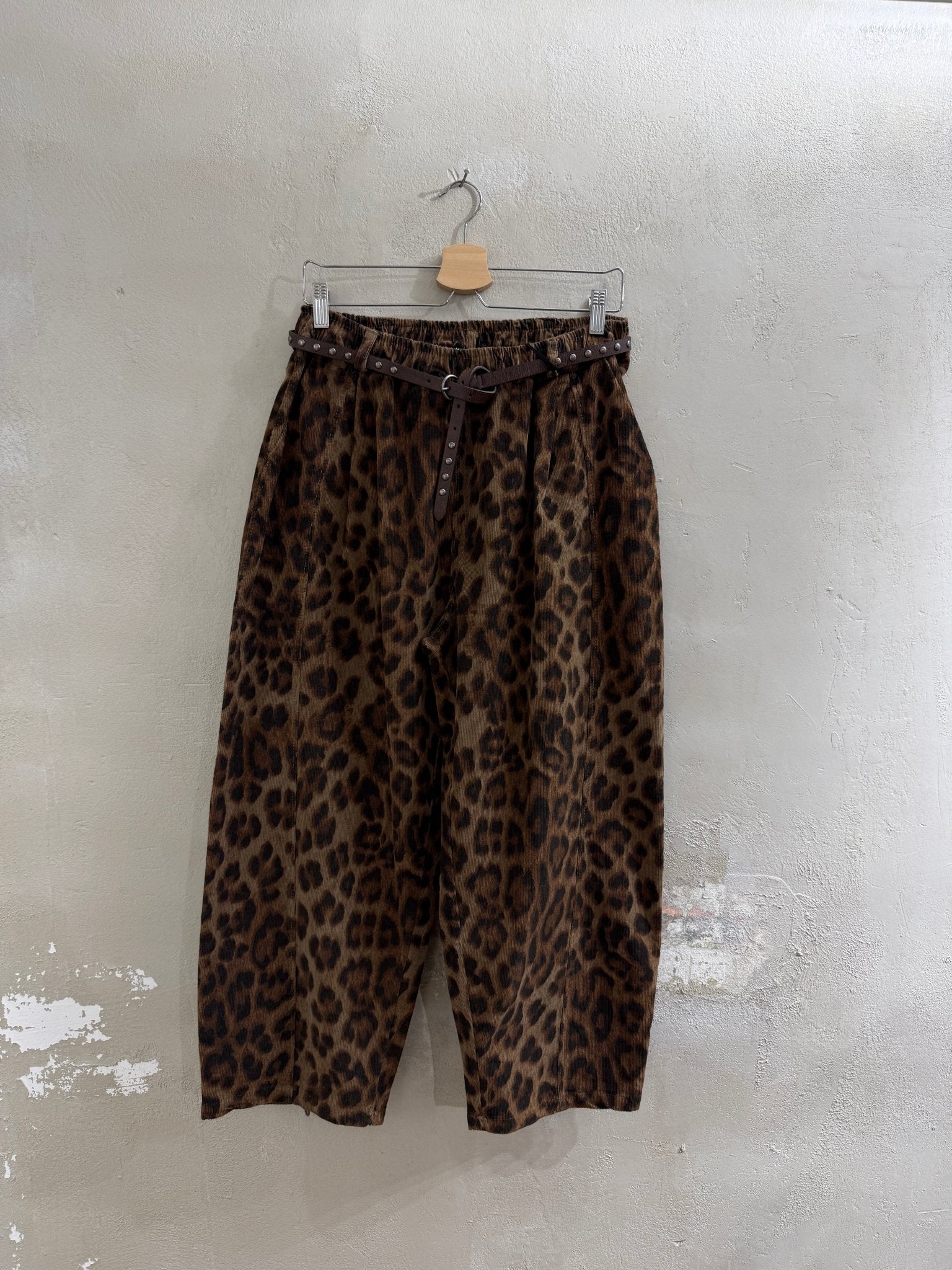 O - Shape Leo Hose in Cord - GRETA & Rosa