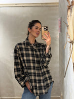 Lade das Bild in den Galerie-Viewer, OVERSIZED FLANELLHEMD IN MEHREREN FARBEN - GRETA &amp; Rosa
