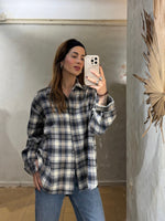 Lade das Bild in den Galerie-Viewer, OVERSIZED FLANELLHEMD IN MEHREREN FARBEN - GRETA &amp; Rosa
