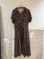 Lade das Bild in den Galerie-Viewer, POLKA DOT MIDI KLEID MIT BINDEDETAIL - GRETA &amp; Rosa
