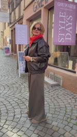 Laden und Abspielen von Videos im Galerie-Viewer, FAKE LEDERJACKE ALMA
