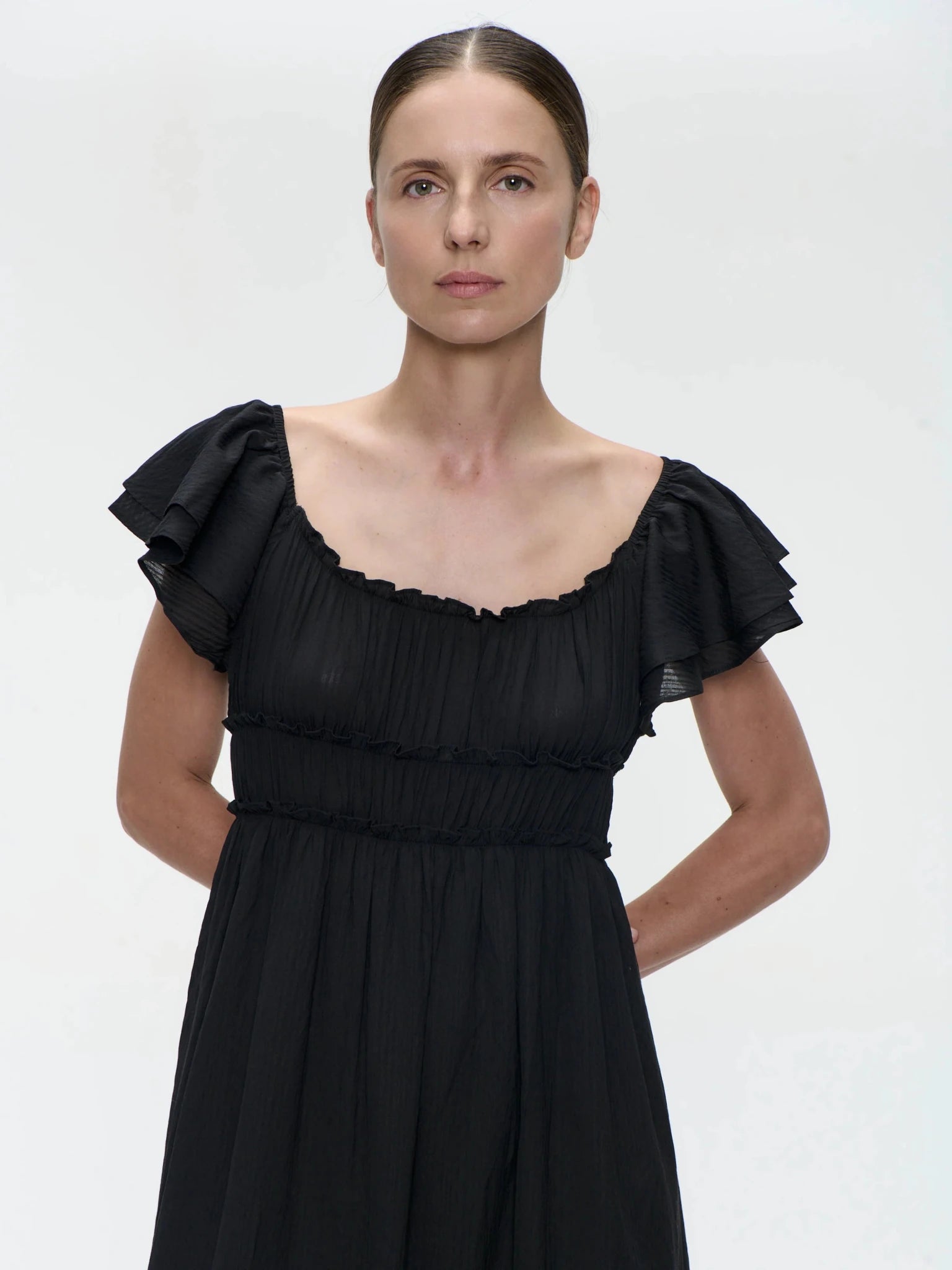 SCHWARZES KLEID MIT VOLANTÄRMELN - JANE LUSHKA - GRETA & Rosa