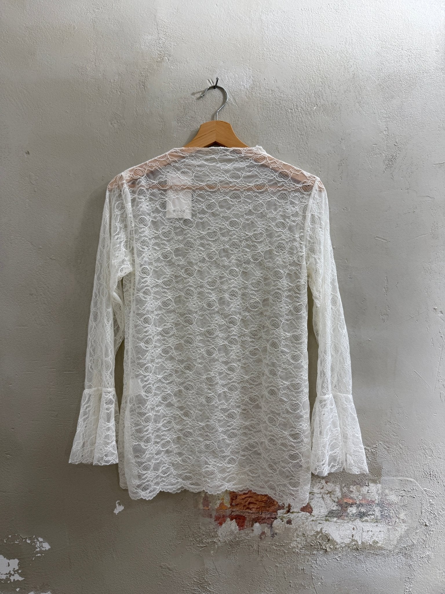 SPITZENSHIRT MIT AUSGESTELLTEN ÄRMELN GOYA - GRETA & Rosa