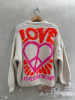 Lade das Bild in den Galerie-Viewer, STRICKJACKE &quot;LOVE IS IN THE AIR&quot; - GRETAUNDROSA - GRETA &amp; Rosa
