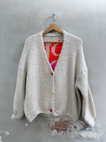 Lade das Bild in den Galerie-Viewer, STRICKJACKE &quot;LOVE IS IN THE AIR&quot; - GRETAUNDROSA - GRETA &amp; Rosa
