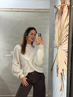 Lade das Bild in den Galerie-Viewer, STRICKPULLOVER "TWIST KNIT" - GRETA &amp; Rosa
