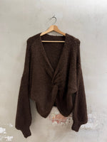 Lade das Bild in den Galerie-Viewer, STRICKPULLOVER "TWIST KNIT" - GRETA &amp; Rosa
