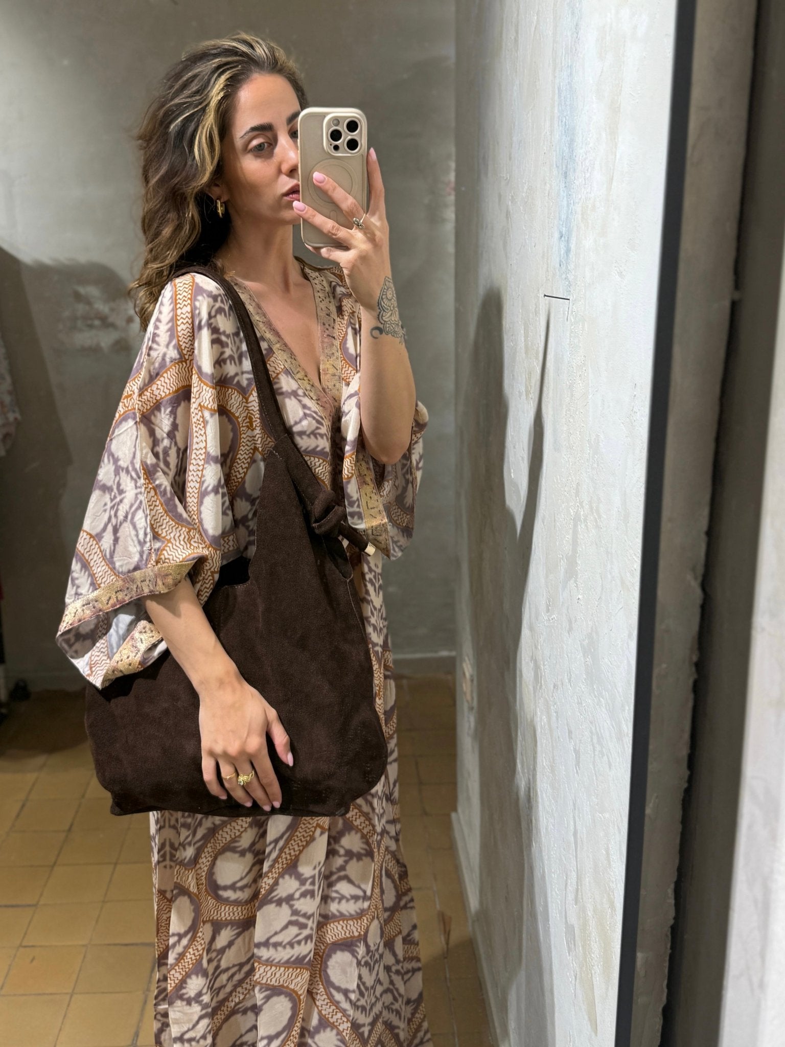 SUEDE HOBO BAG MIT KNOTENDETAIL&nbsp; - GRETA & Rosa