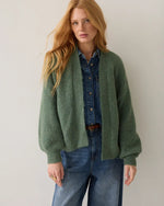 Lade das Bild in den Galerie-Viewer, Weiche Strickjacke mit Puffärmeln - GRETA &amp; Rosa
