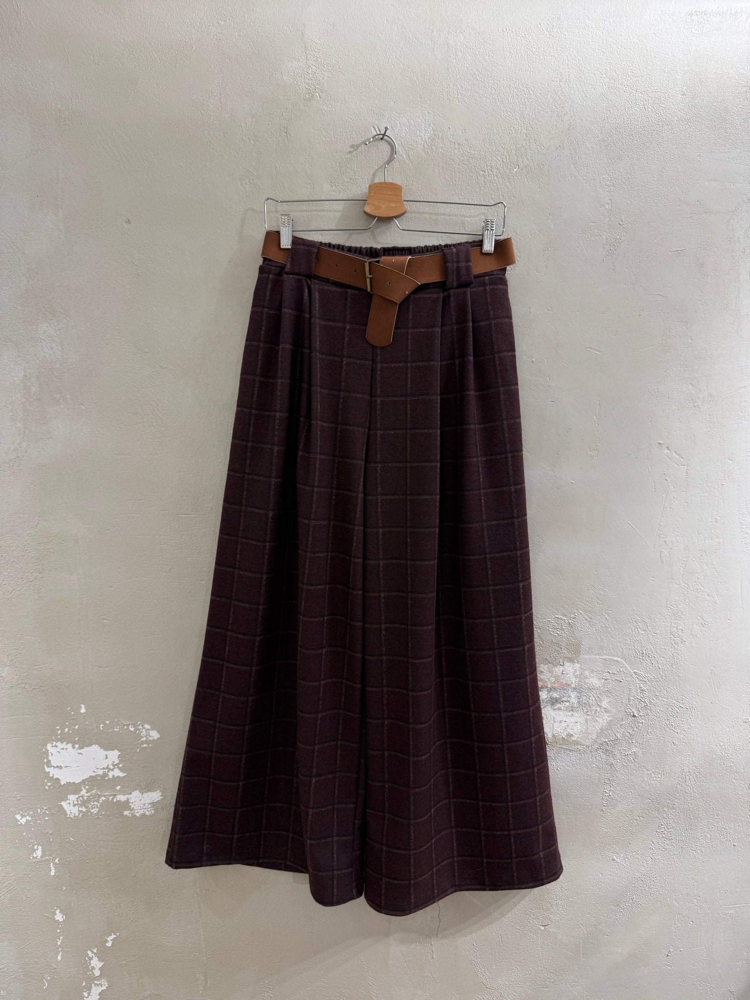 WEITE KAROHOSE MIT BUNDFALTE „PLUM“ - GRETA & Rosa